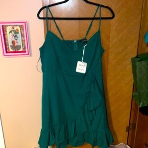 Davi & Dani green mini ruffle dress with pockets
